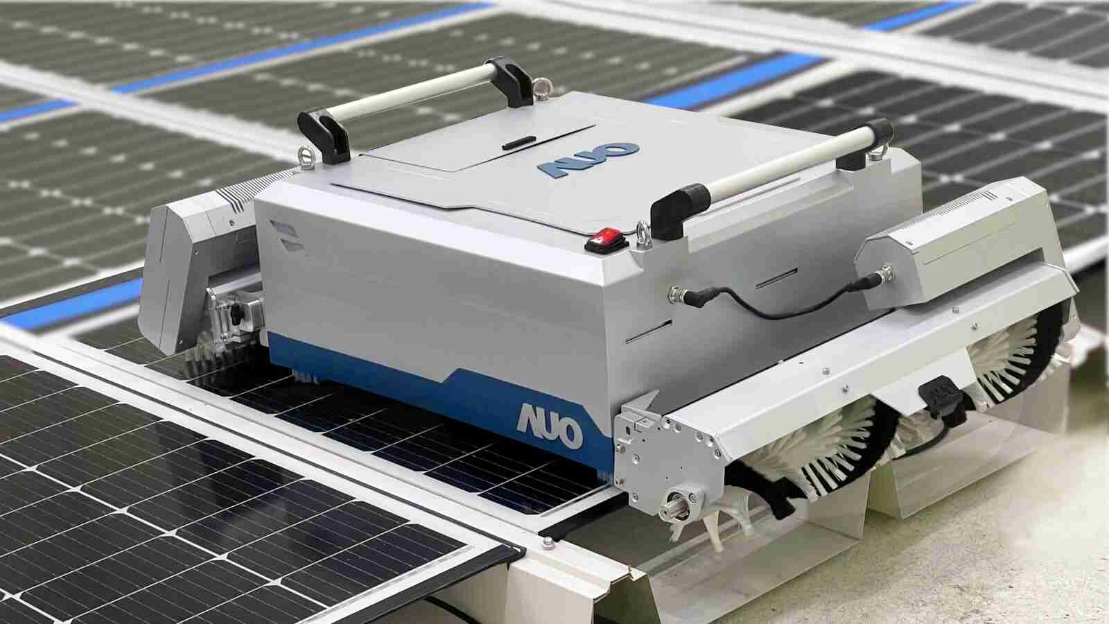 人生就是博致力EPC场域技术升级，，，，导入清洁机器人搭配传感器与AI数据分析，，大幅减少维运成本